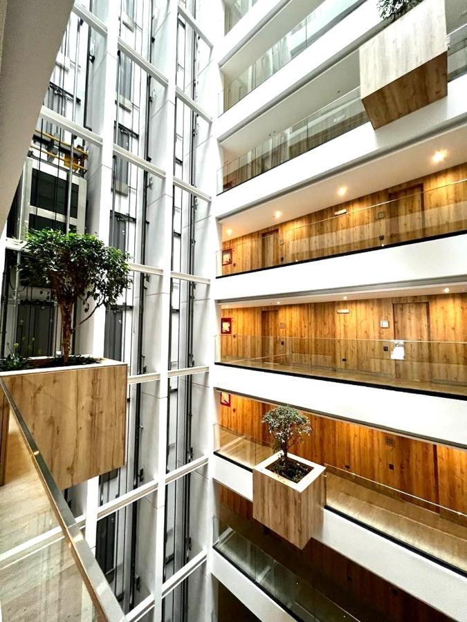 Luxury With Balcony And View * Quito