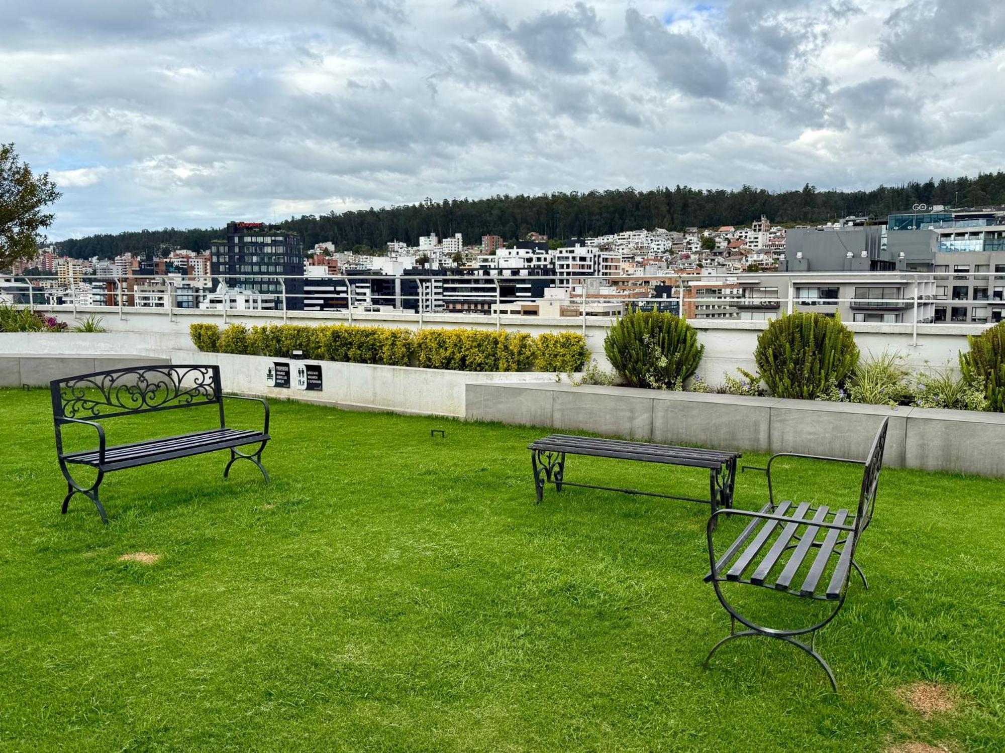 Luxury With Balcony And View *