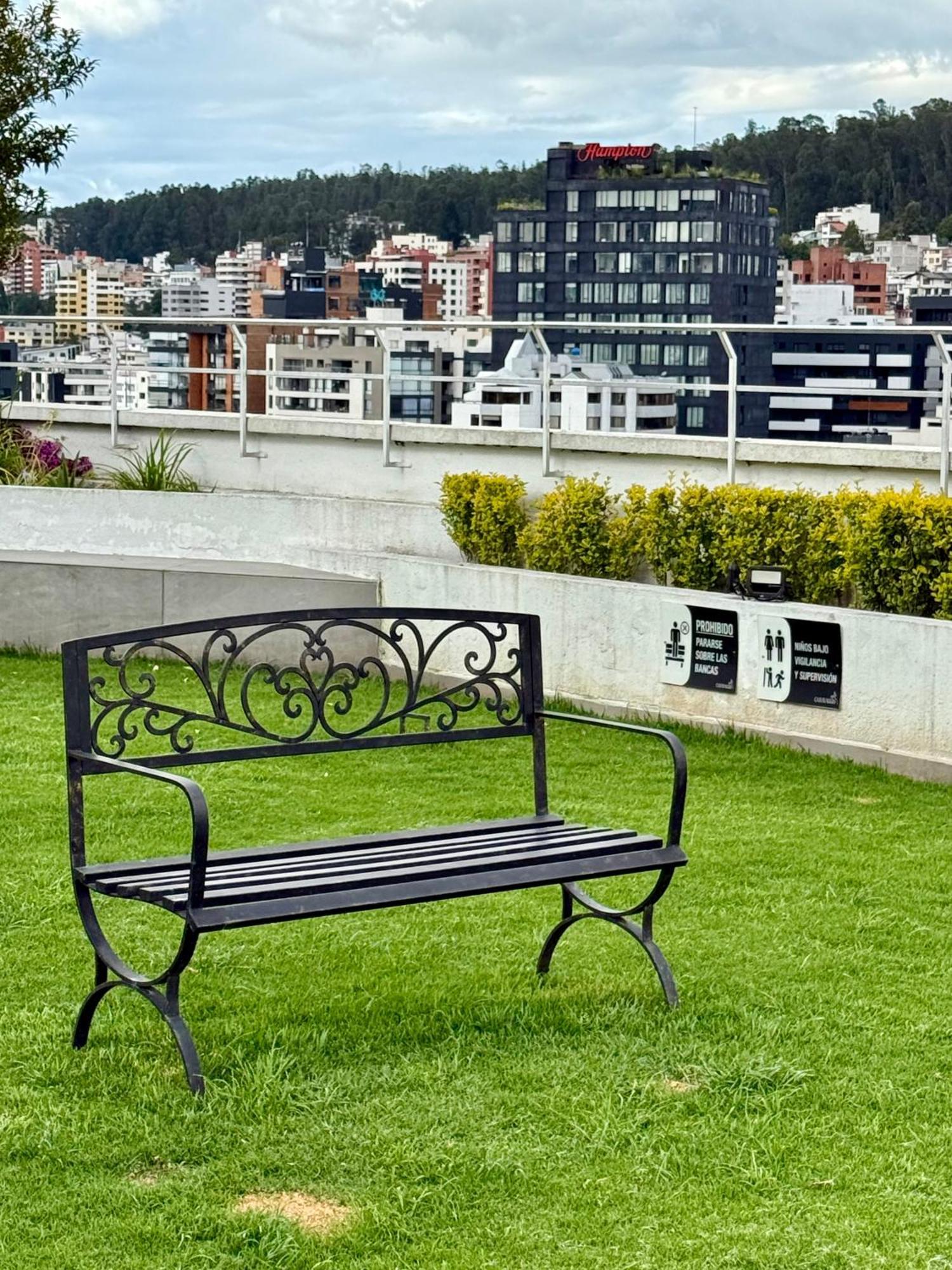 Luxury With Balcony And View Quito