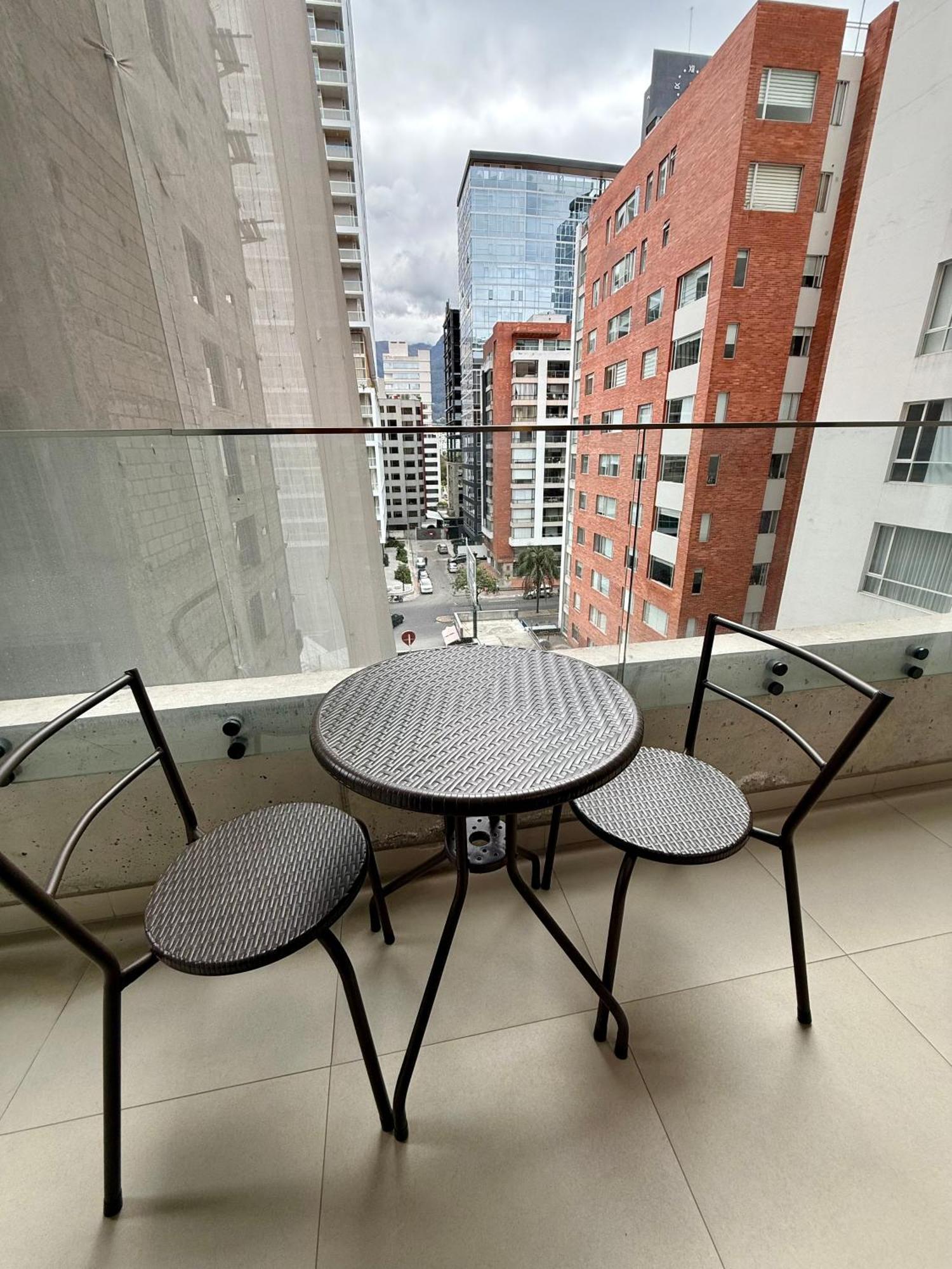 Luxury With Balcony And View Apartamento Quito